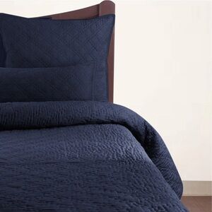 Navy Blue Twin Size Quilt with matching bedskirt
